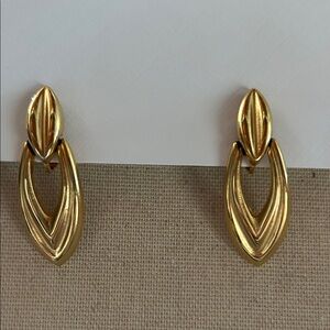 Vintage Trifari Gold Tone Clip Earrings